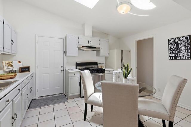 421 Burgoyne Street, Mountain View, CA 94043