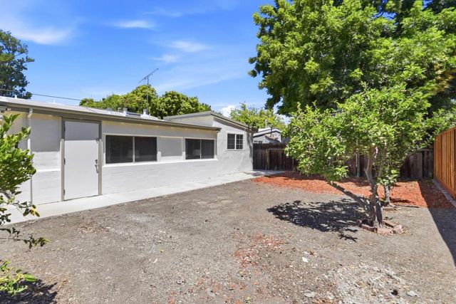 421 Burgoyne Street, Mountain View, CA 94043