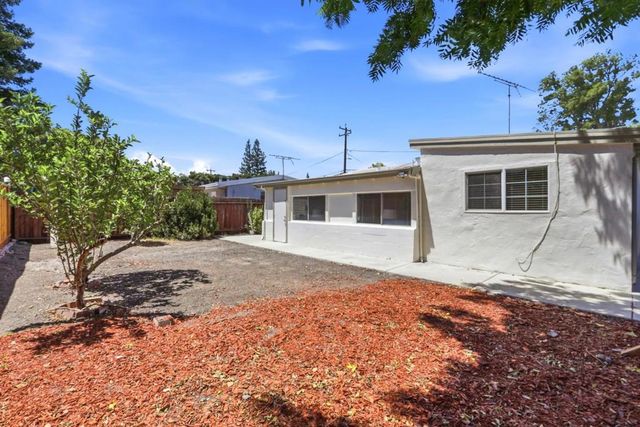 421 Burgoyne Street, Mountain View, CA 94043