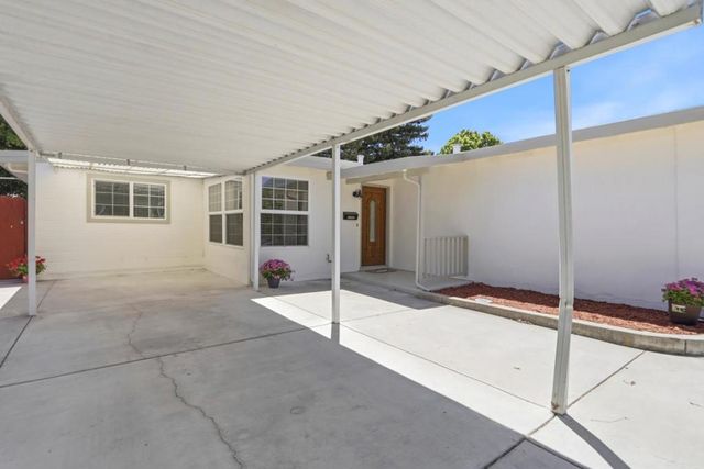 421 Burgoyne Street, Mountain View, CA 94043
