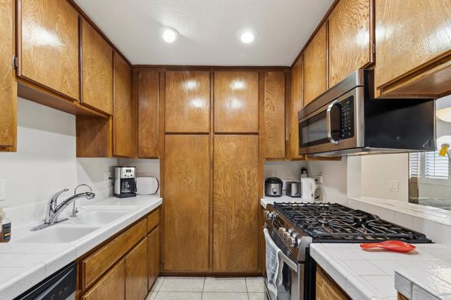 31200 Landau Boulevard 304, Cathedral City, CA 92234