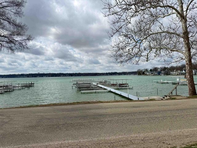 255 Lane 220 Lake Gage, Angola, IN 46703