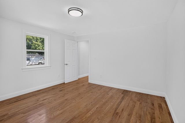 46 Richardson, Lowell, MA 01850
