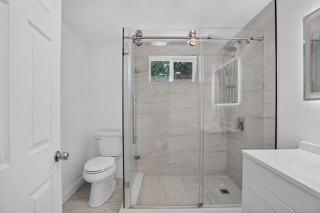 46 Richardson, Lowell, MA 01850