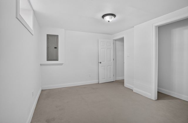 46 Richardson, Lowell, MA 01850