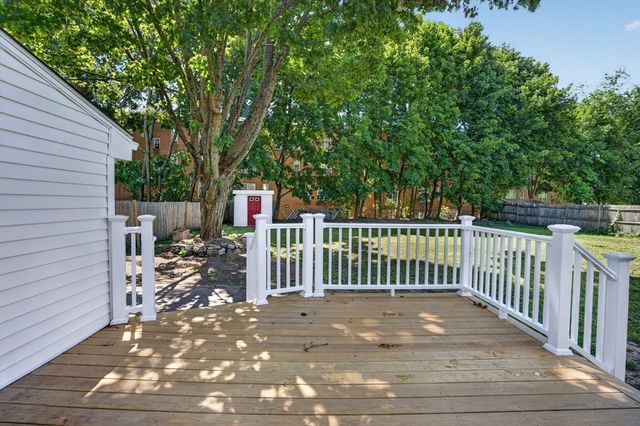 46 Richardson, Lowell, MA 01850