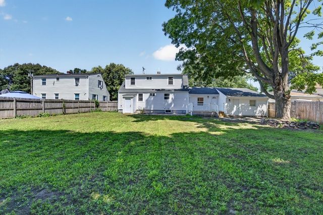 46 Richardson, Lowell, MA 01850