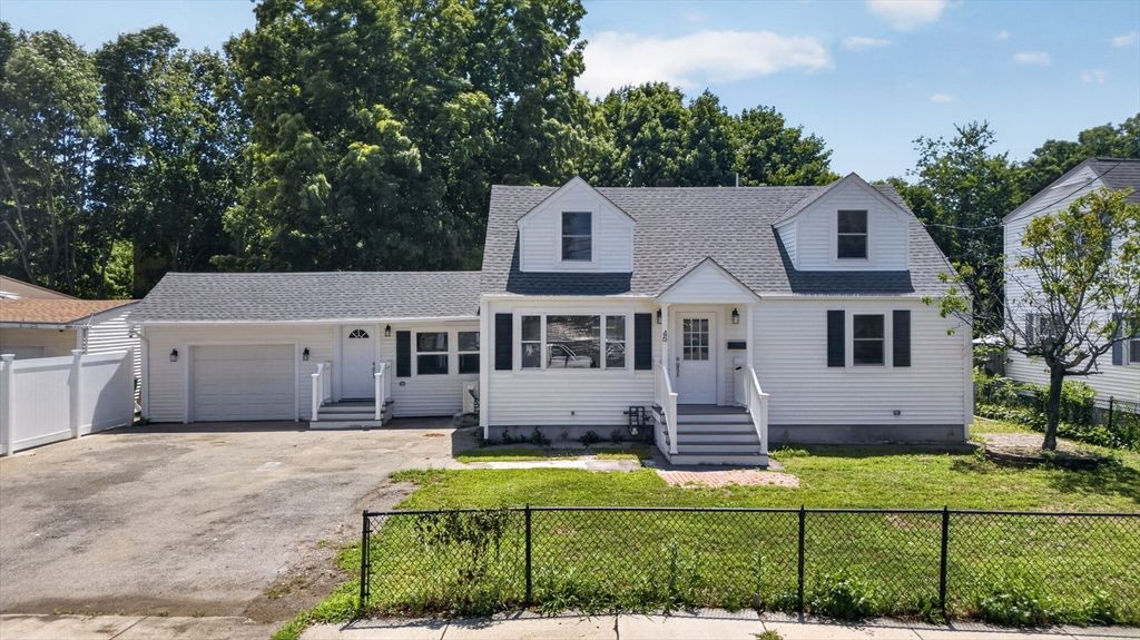 46 Richardson, Lowell, MA 01850