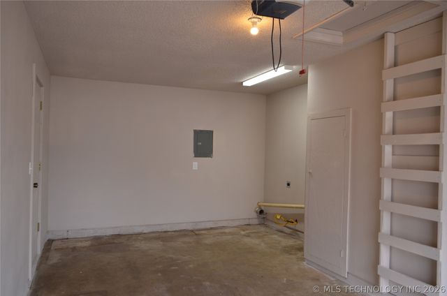 2125 S Main Street, Sapulpa, OK 74066