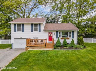 21 St Charles Place, Saratoga Springs, NY 12866