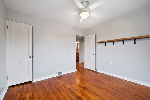 449 Thompsonville Rd, Peters Twp, PA 15317
