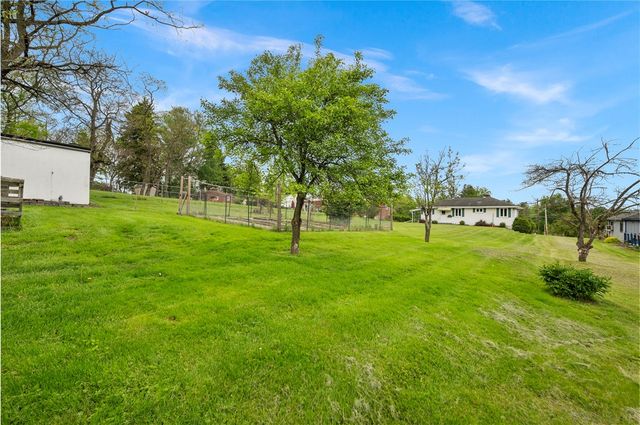 449 Thompsonville Rd, Peters Twp, PA 15317