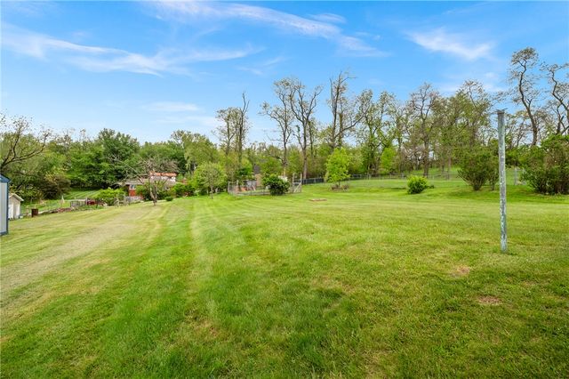 449 Thompsonville Rd, Peters Twp, PA 15317