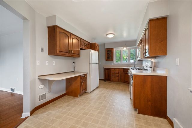 449 Thompsonville Rd, Peters Twp, PA 15317