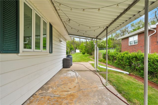 449 Thompsonville Rd, Peters Twp, PA 15317