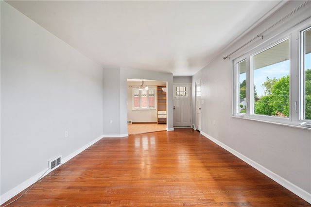 449 Thompsonville Rd, Peters Twp, PA 15317