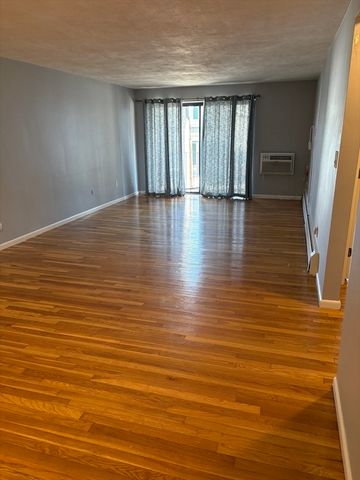 10 Coffey St 14, Boston, MA 02122