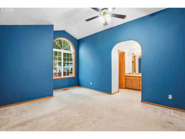 4724 Se POWELL VALLEY Rd, Gresham, OR 97080