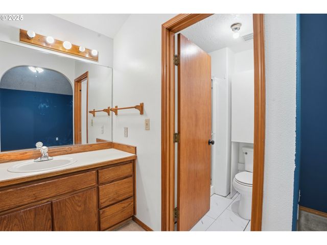 4724 Se POWELL VALLEY Rd, Gresham, OR 97080