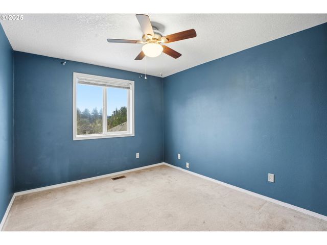 4724 Se POWELL VALLEY Rd, Gresham, OR 97080