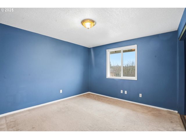 4724 Se POWELL VALLEY Rd, Gresham, OR 97080