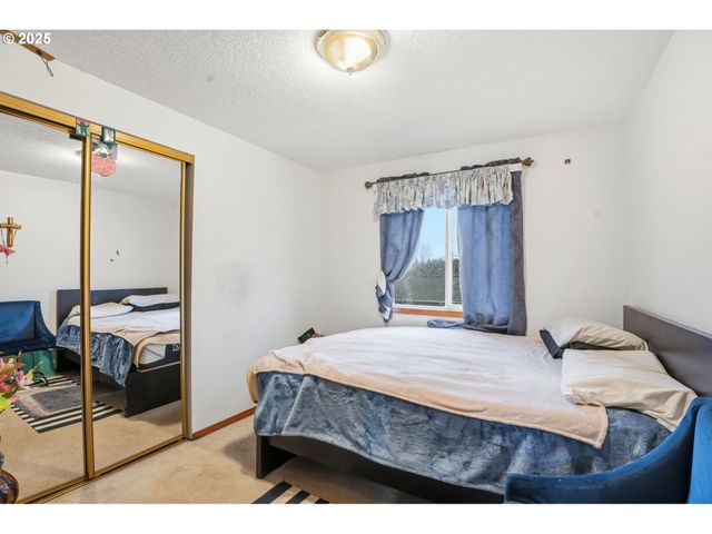 4724 Se POWELL VALLEY Rd, Gresham, OR 97080