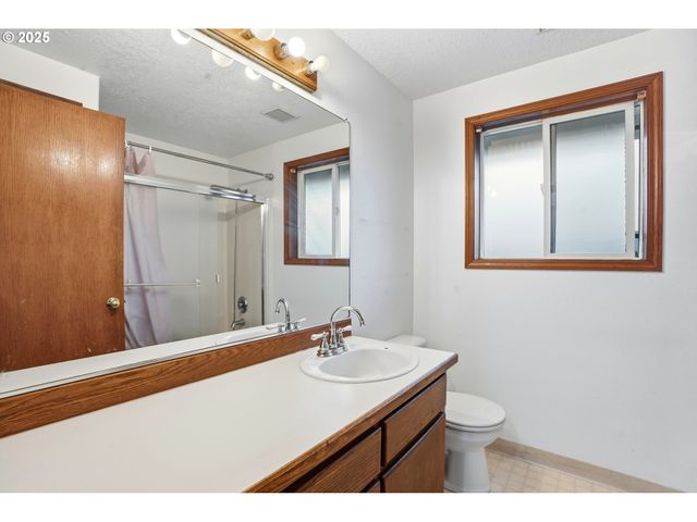 4724 Se POWELL VALLEY Rd, Gresham, OR 97080