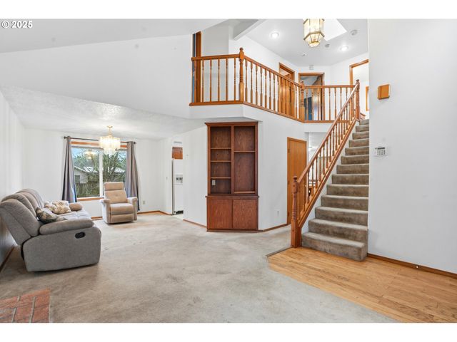 4724 Se POWELL VALLEY Rd, Gresham, OR 97080