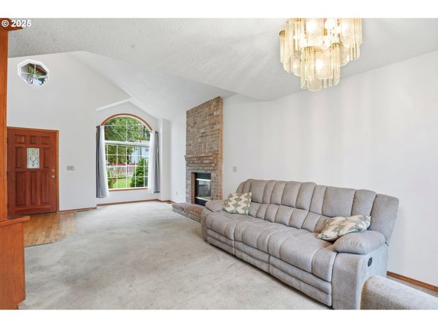 4724 Se POWELL VALLEY Rd, Gresham, OR 97080