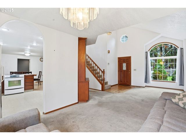 4724 Se POWELL VALLEY Rd, Gresham, OR 97080