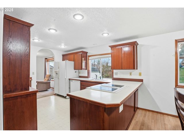 4724 Se POWELL VALLEY Rd, Gresham, OR 97080