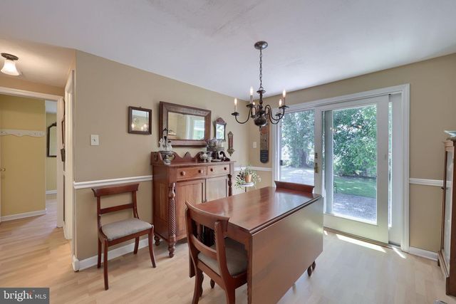 2202 HERSHEY AVE, East Petersburg, PA 17520