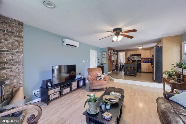 2202 HERSHEY AVE, East Petersburg, PA 17520