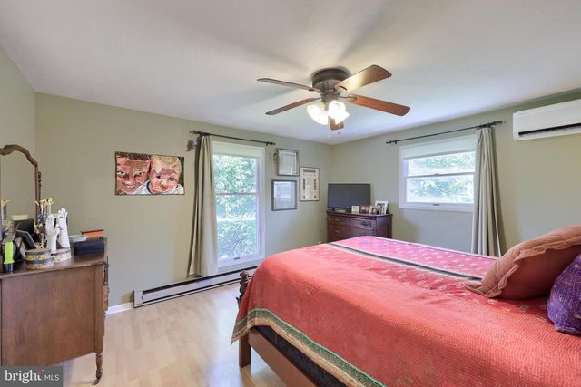 2202 HERSHEY AVE, East Petersburg, PA 17520