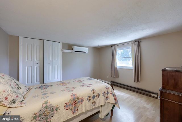 2202 HERSHEY AVE, East Petersburg, PA 17520