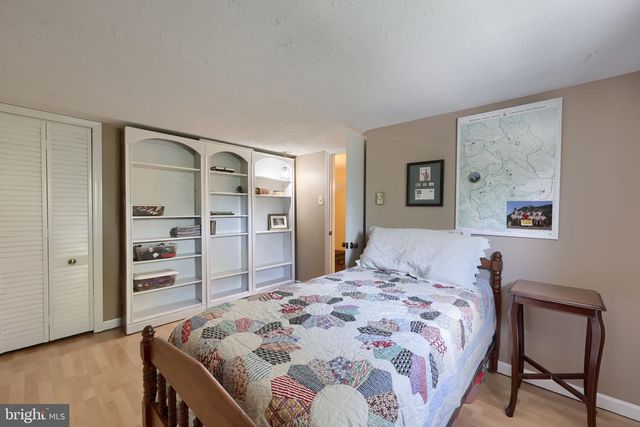 2202 HERSHEY AVE, East Petersburg, PA 17520