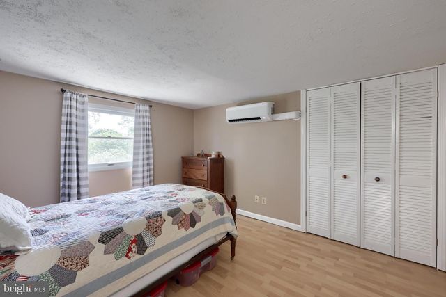 2202 HERSHEY AVE, East Petersburg, PA 17520
