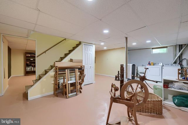 2202 HERSHEY AVE, East Petersburg, PA 17520