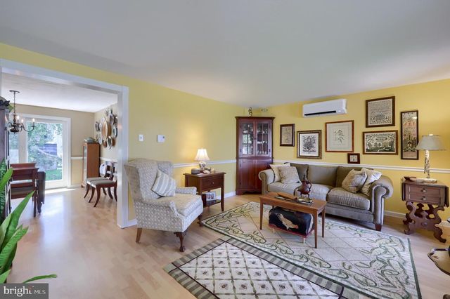 2202 HERSHEY AVE, East Petersburg, PA 17520