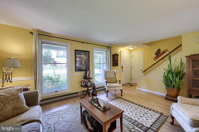 2202 HERSHEY AVE, East Petersburg, PA 17520