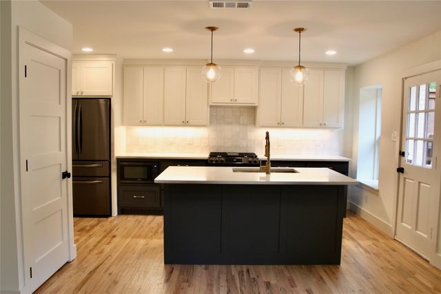 6335 Monticello Avenue, Dallas, TX 75214