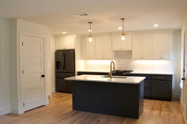 6335 Monticello Avenue, Dallas, TX 75214