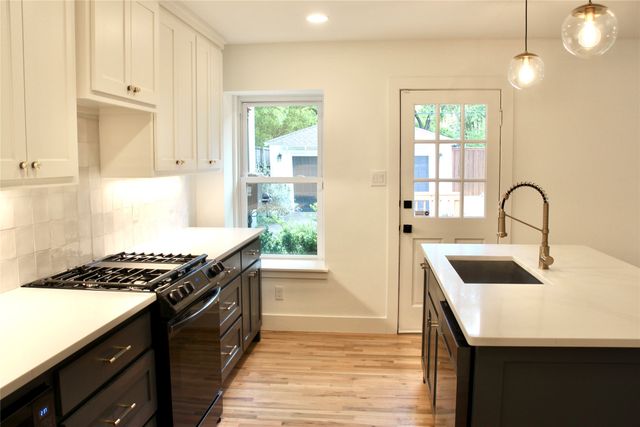 6335 Monticello Avenue, Dallas, TX 75214