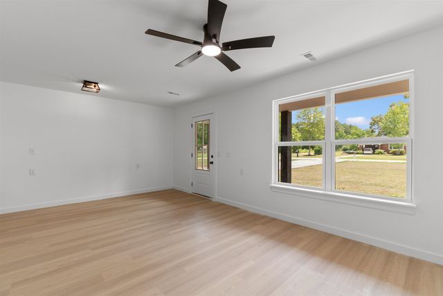 402 S Magnolia Ave., Andrews, SC 29510