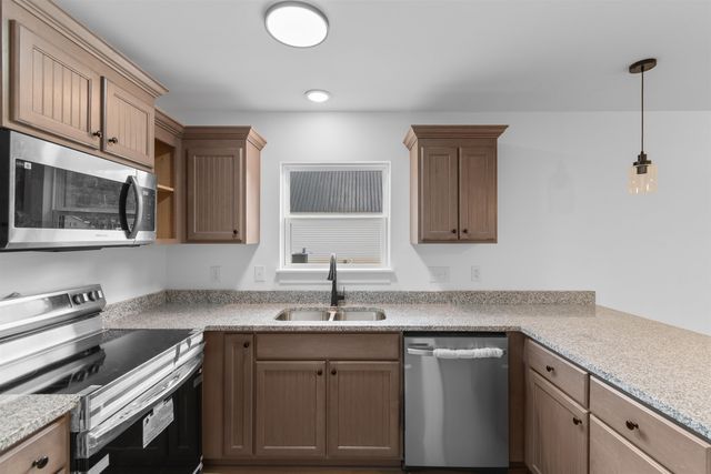 402 S Magnolia Ave., Andrews, SC 29510