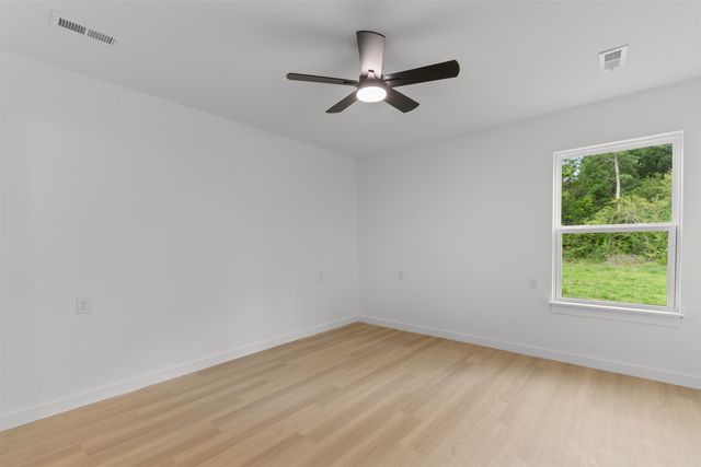 402 S Magnolia Ave., Andrews, SC 29510