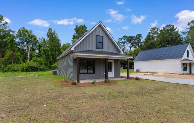 402 S Magnolia Ave., Andrews, SC 29510