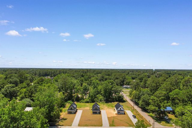 402 S Magnolia Ave., Andrews, SC 29510
