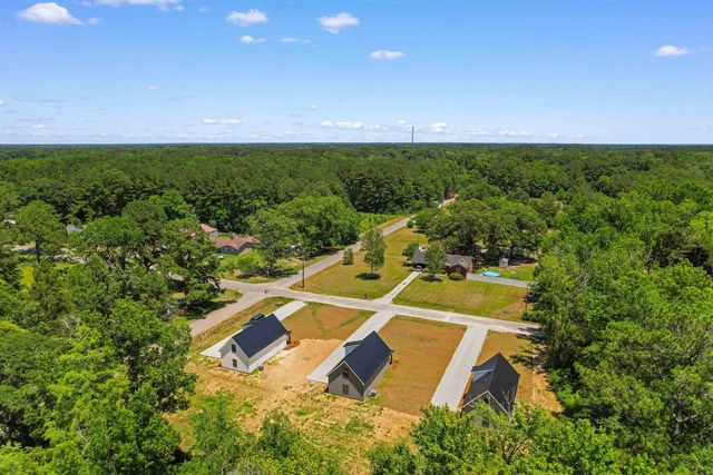 402 S Magnolia Ave., Andrews, SC 29510
