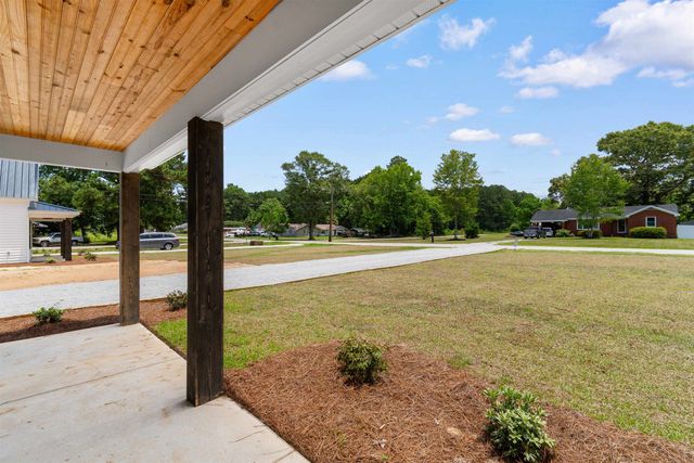 402 S Magnolia Ave., Andrews, SC 29510